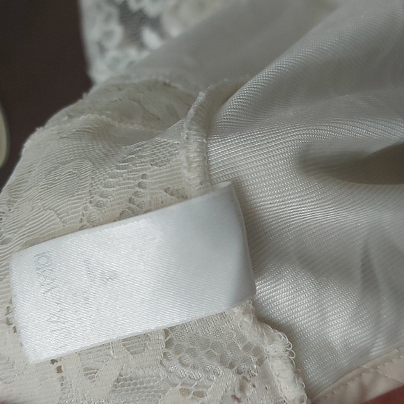 Cream nightgown/chemise Midi length size L/Xl Marks & Spencer - Picture 6 of 12